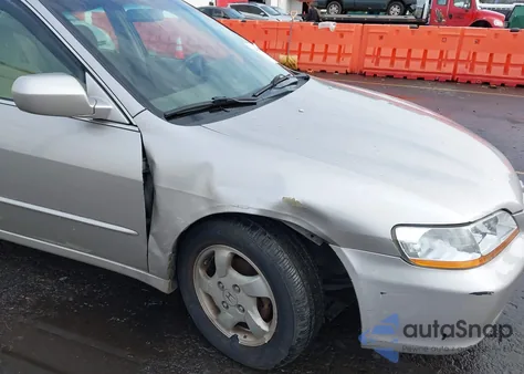 1999 Honda Accord Ex из США, поврежденный, VIN 1HGCG6675XA044906